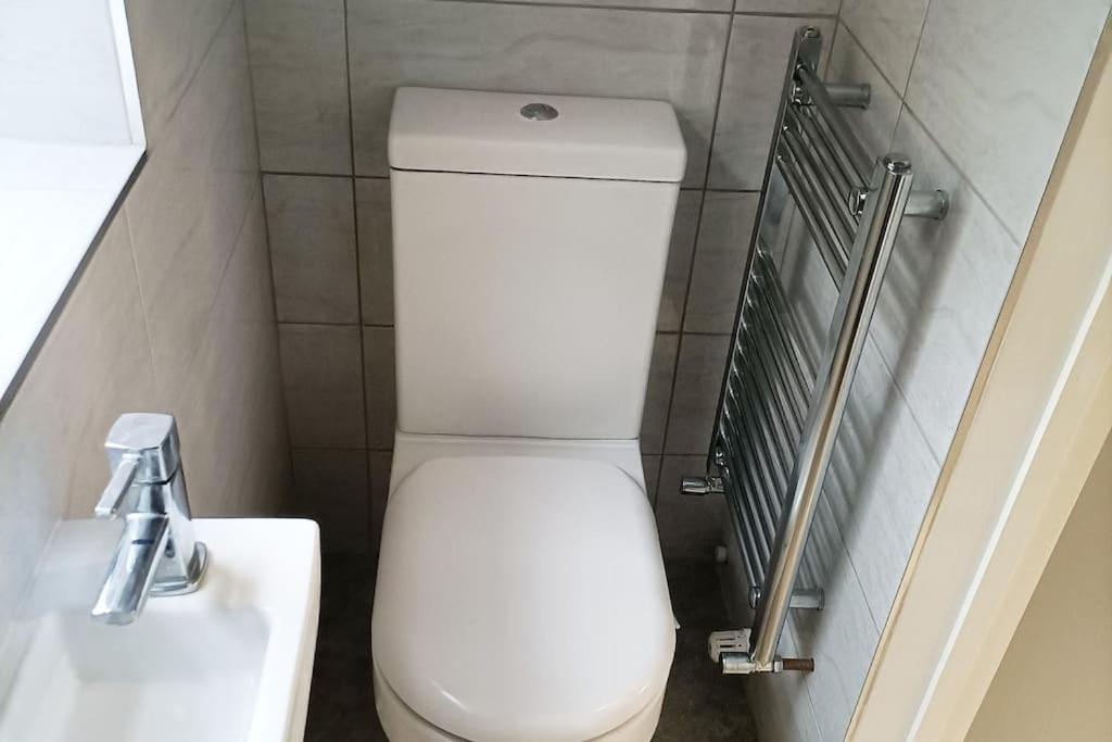 Cntrl Reading Modernized 3 Bedroom House Exteriör bild